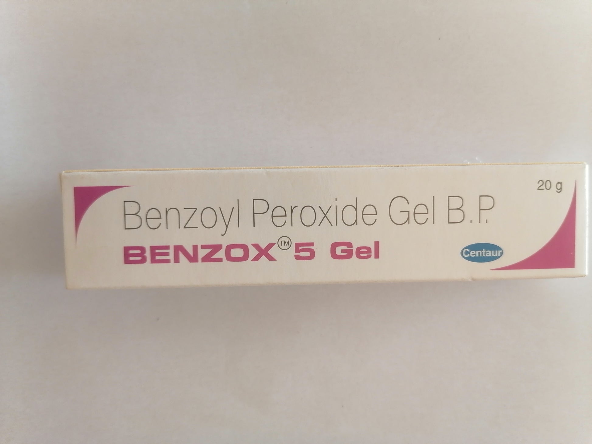 Box of Benzox 5 Gel on a light gray background